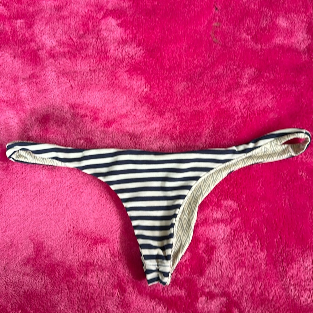 Acacia bottoms